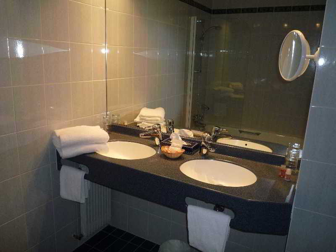 Bathroom 4, Hôtel Rey du Mont Sion, Haute-Savoie