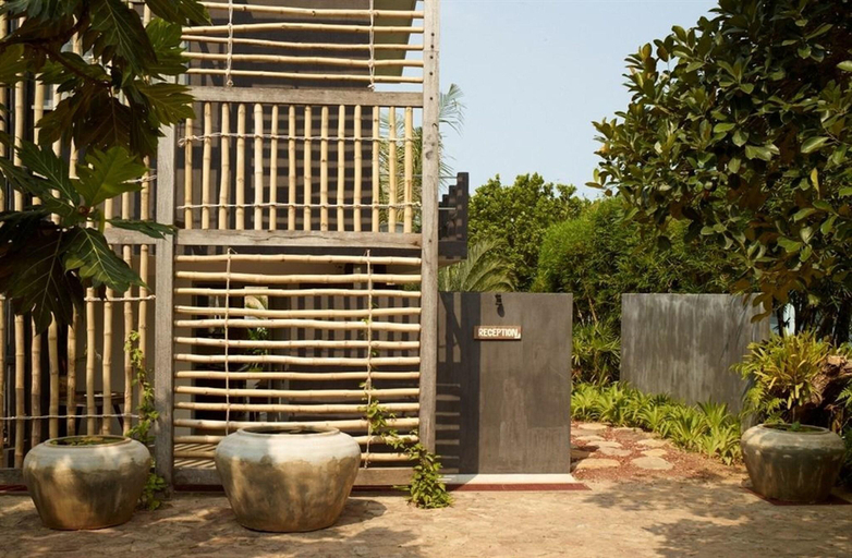 Public Area 2, Knai Bang Chatt, Kaeb