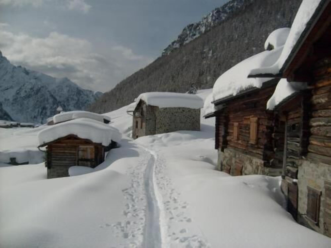 Others 1, Rezia, Sondrio