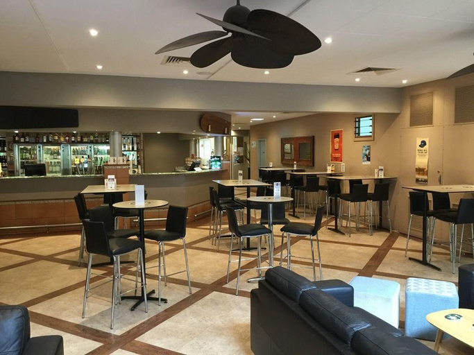 Food & Drinks 5, Broadwater Beach Resort, Busselton