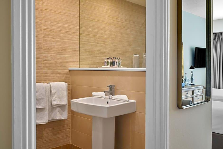 Bathroom 4, Summerhill House