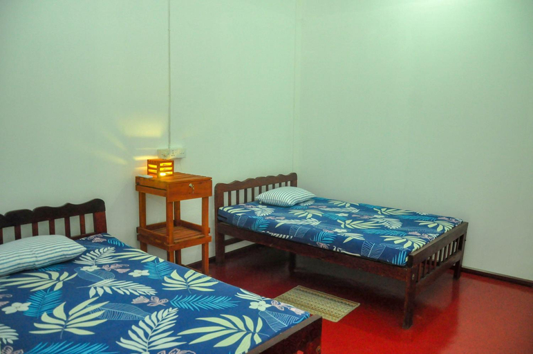 Bedroom 2, Airport Tourist Resort, Katana