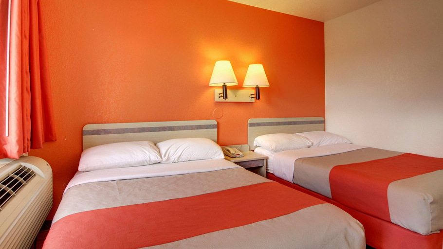 Bedroom 3, Motel 6 Elizabethtown, Hardin