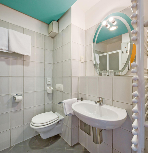 Bathroom 4, Bretanide, Bol