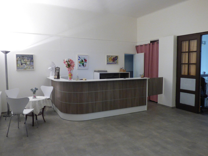 Public Area 2, Hotel Svornost, Praha 14