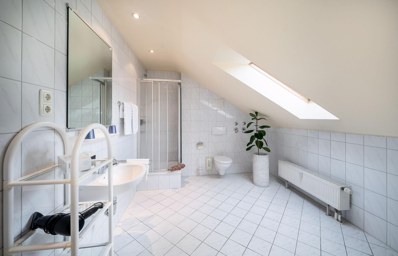 Bathroom 4, Sunibel Inn, Darmstadt-Dieburg