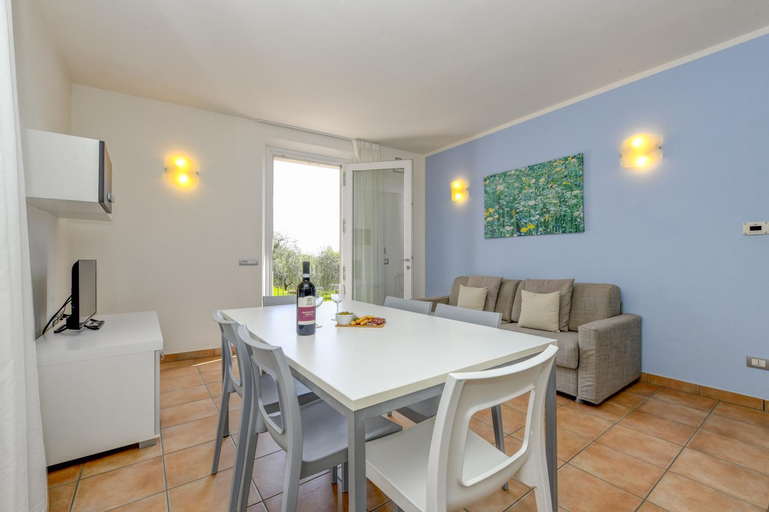 Others 4, Residence Fontanelle, Verona