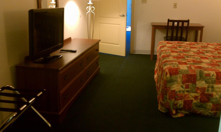 Bedroom 3, Texas Inn & Suites, Hidalgo