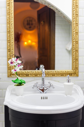Bathroom 2, M Empire, Rome