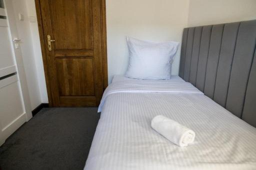 Others 4, Hotelik Maria, Szczytno