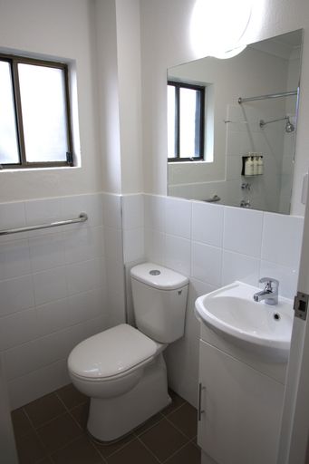 Bathroom, Matterhorn Lodge, Snowy River