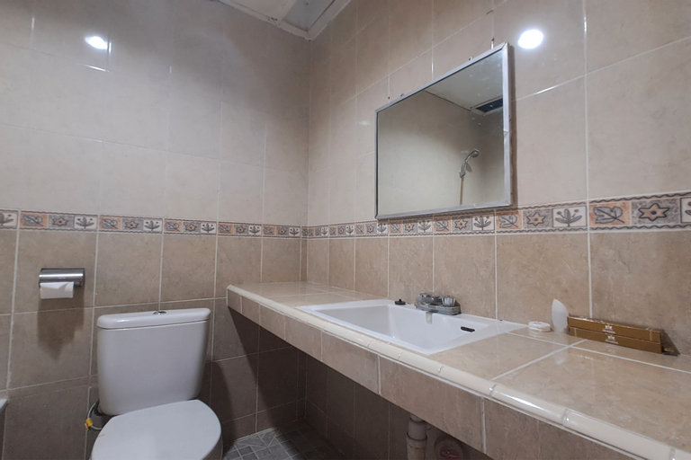 Bathroom 4