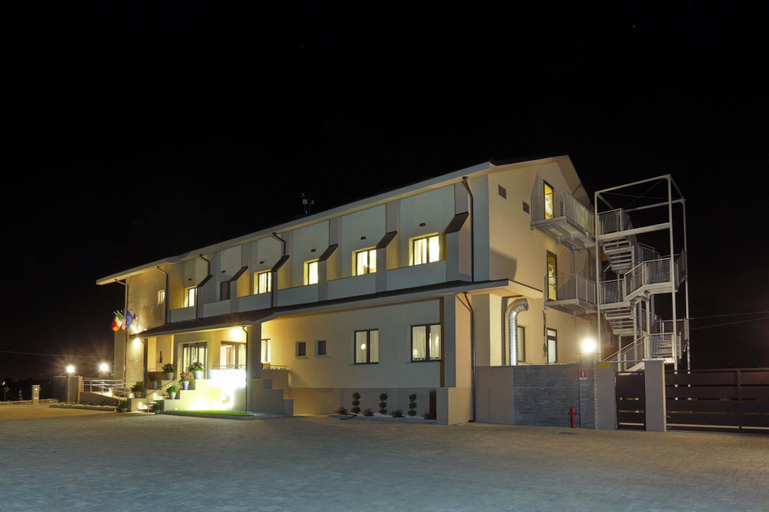 Exterior & Views 3, Hotel Terre Dei Salici, Cuneo