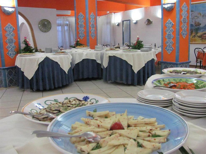 Food & Drinks 4, Hotel Club La Playa, Messina