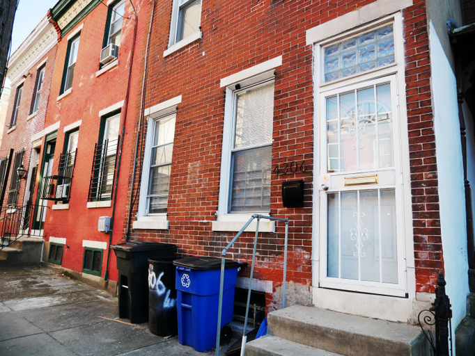 Exterior & Views 1, Oui on Ludlow - Entire House and Private Rooms in University City, Philadelphia