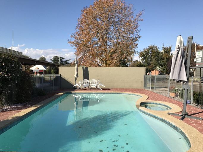 Sport & Beauty 3, Mansfield Motel, Mansfield
