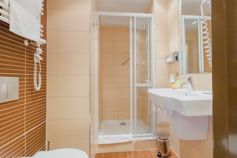 Bathroom 4, Qubus Hotel Zlotoryja, Złotoryja