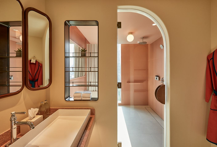 Bathroom 28