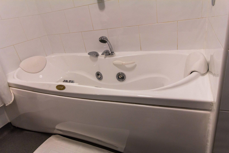 Bathroom, Padbrook Park Hotel, Devon