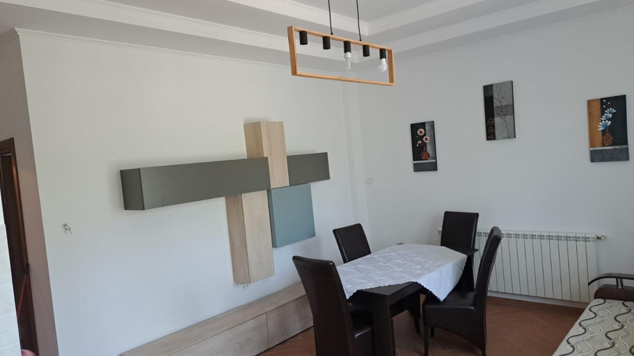 Others 3, Casa Francesca, Comanesti