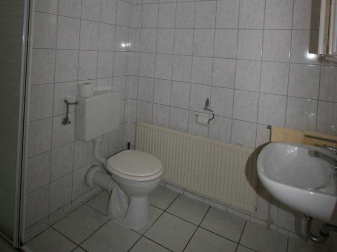 Bathroom 4, Hotel Rahlstedter Hof, Hamburg