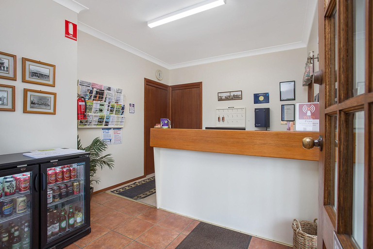Public Area, Manifold Motor Inn, Corangamite - North