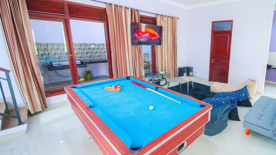 Sport & Beauty 5, Villa Surga Dunia | Private Pool and Billiard, Malang