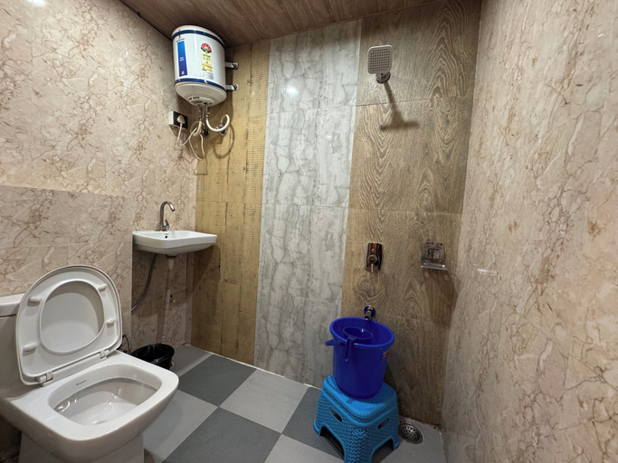 Bathroom 4, Hotel Sanskriti By T And M Hotels, Dehradun