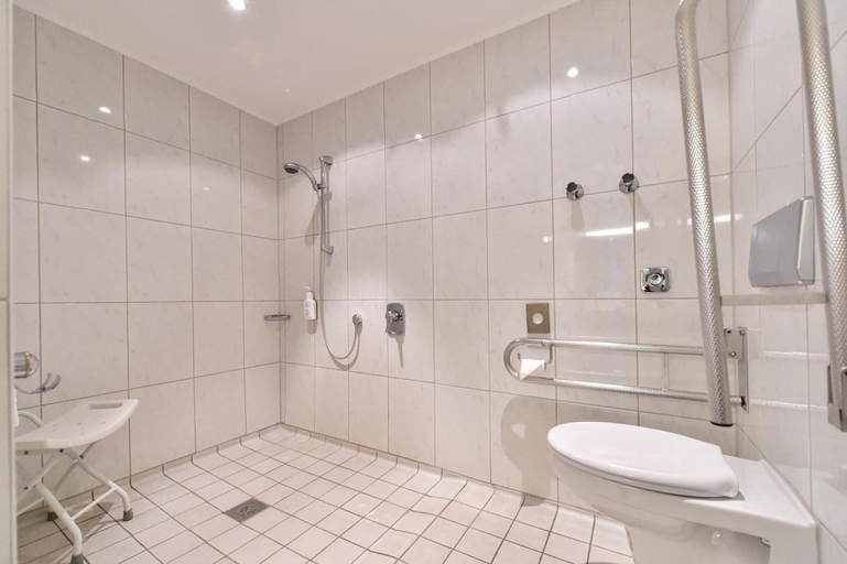 Bathroom 5, Stadthotel Iserlohn, Märkischer Kreis