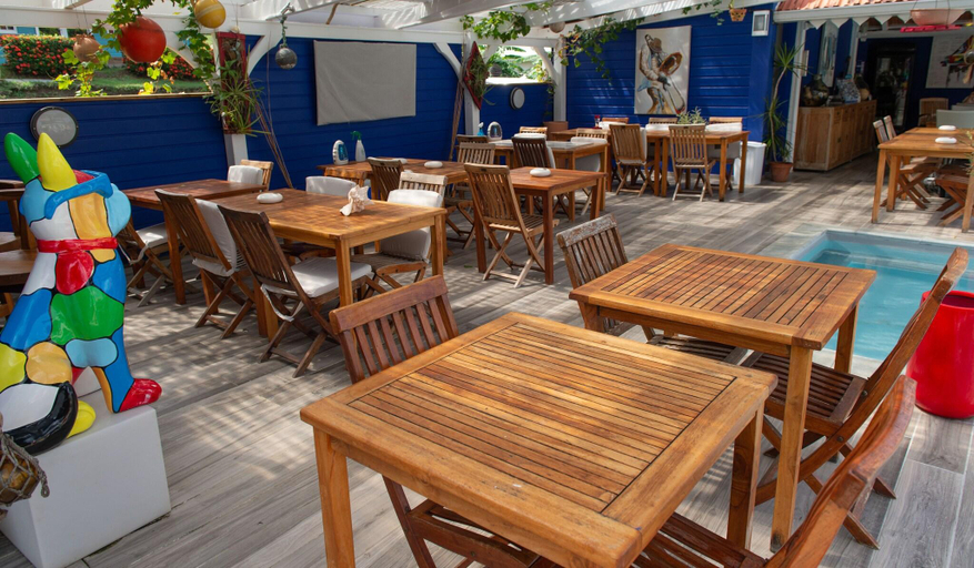 Food & Drinks 3, Fregate Bleue, Le François