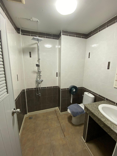 Bathroom 3, Ilovespaghetti, Phuket Island