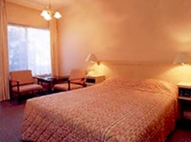 Bedroom 5, Clayton Monash Motor Inn & Serviced Apartments, Melbourne