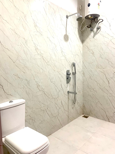 Bathroom 3, Hotel Swagatam, Bikaner