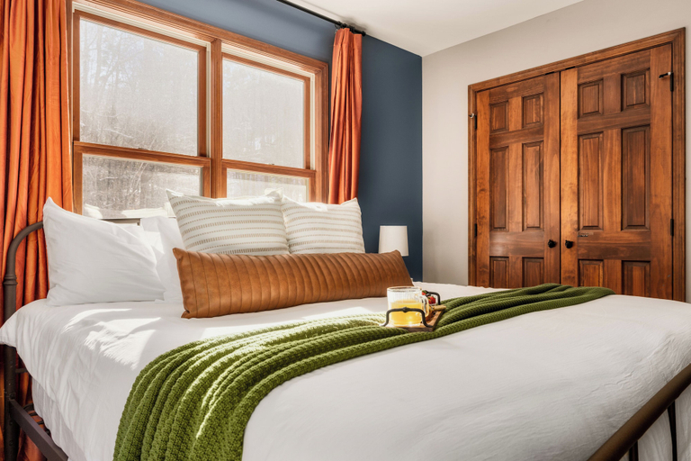 Bedroom 3, Moondance Cabin by Lightfoot Stays, Sevier