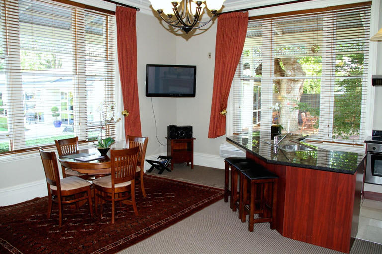 Others 5, Merivale Manor, Christchurch