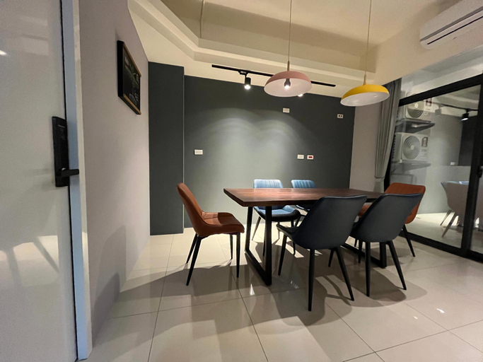 Dining Room 14