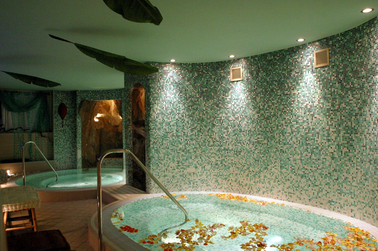 Bathroom 5, Dory, Rimini