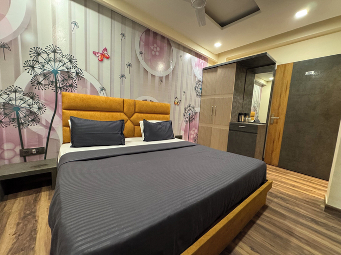 Bedroom 3, Hotel Sanskriti By T And M Hotels, Dehradun