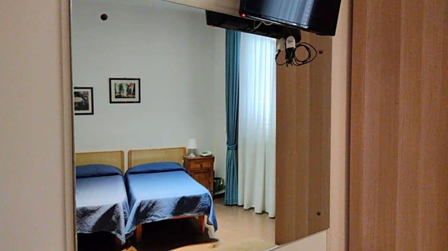 Bedroom 4, CAPORAL, Salerno