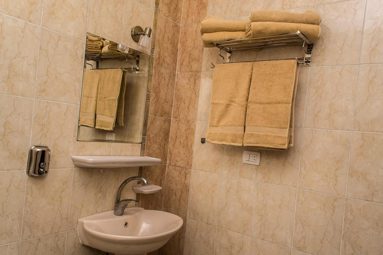 Bathroom 3, Charbel Apartments Hurghada, Al-Ghurdaqah