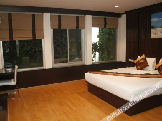 Others 5, Eight Inn, Khlong Toey