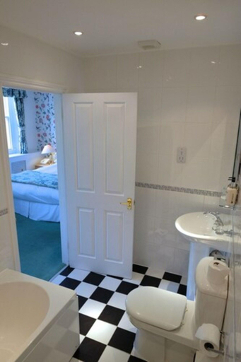 Bathroom 4, Woodlands Manor, Bedfordshire