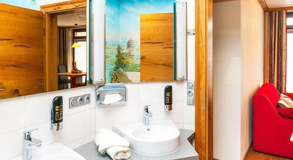 Bathroom 4, Mappacher Hof, Schwandorf