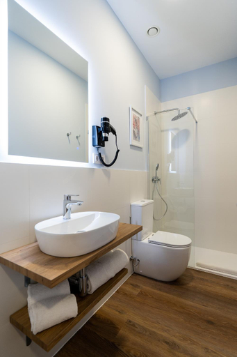 Bathroom 2, Center Suite Acebedos, Cantabria
