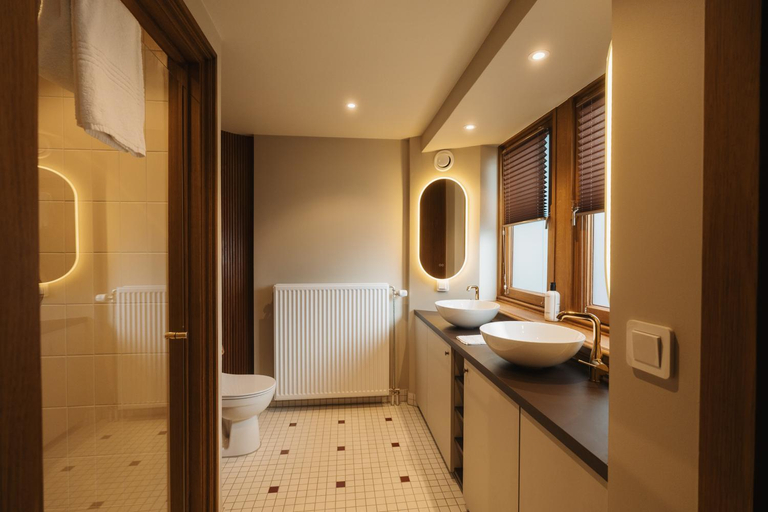 Bathroom 29