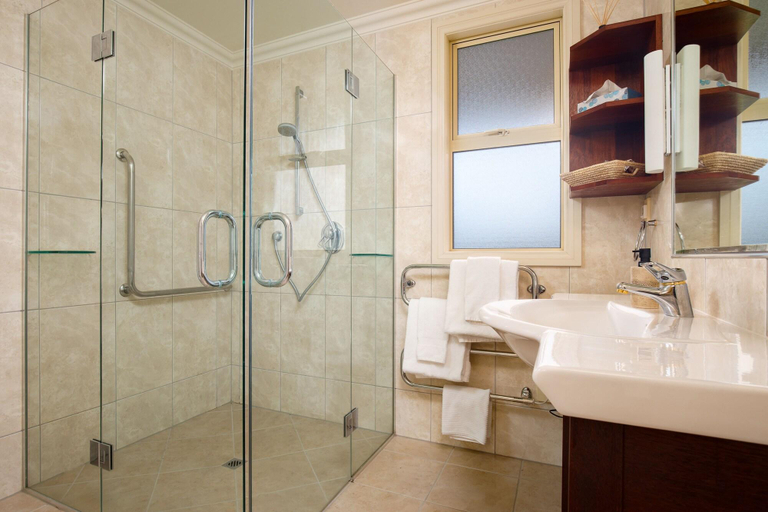 Bathroom 4, Chalet Eiger, Taupo