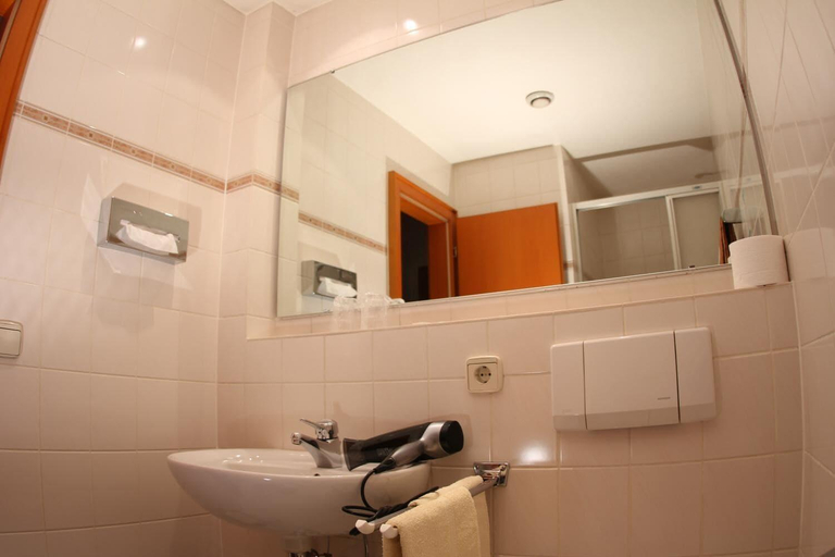 Bathroom 3, Adler, Schwarzwald-Baar-Kreis