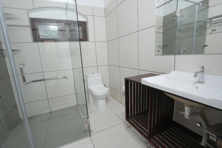 Bathroom 4