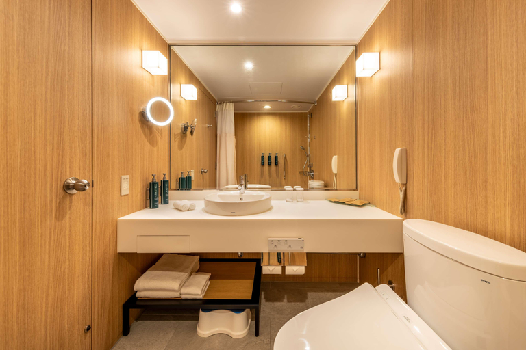Bathroom 12