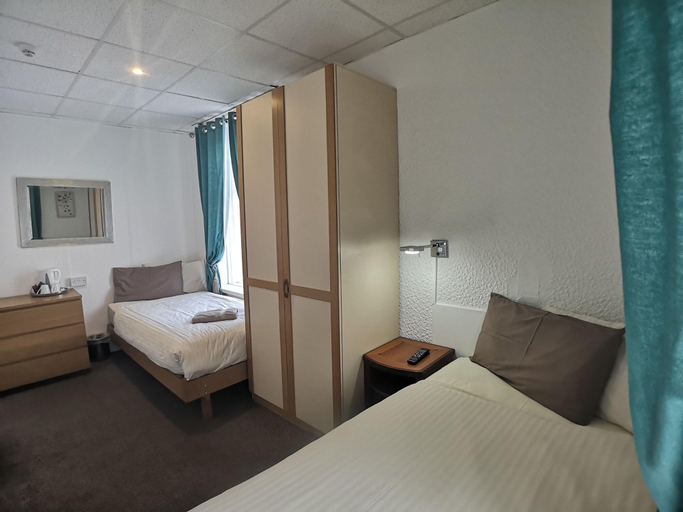 Bedroom 3, Aunties Coliseum Hotel, Blackpool